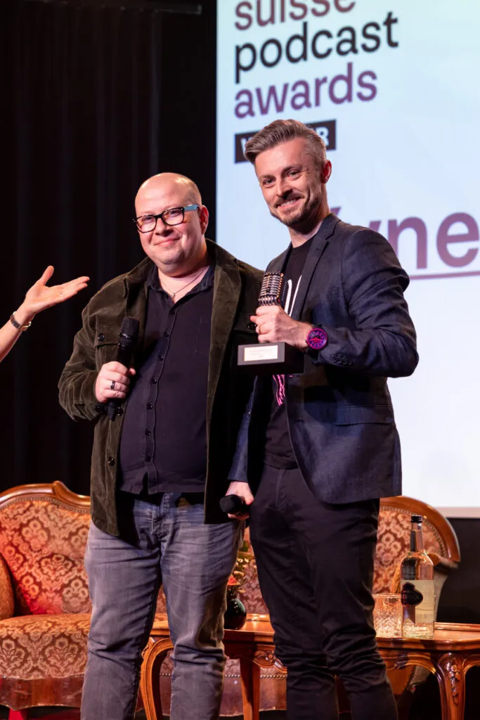 Bild zum Beitrag «Beziehungskosmos ist Suisse Podcast Of The Year 2023»
