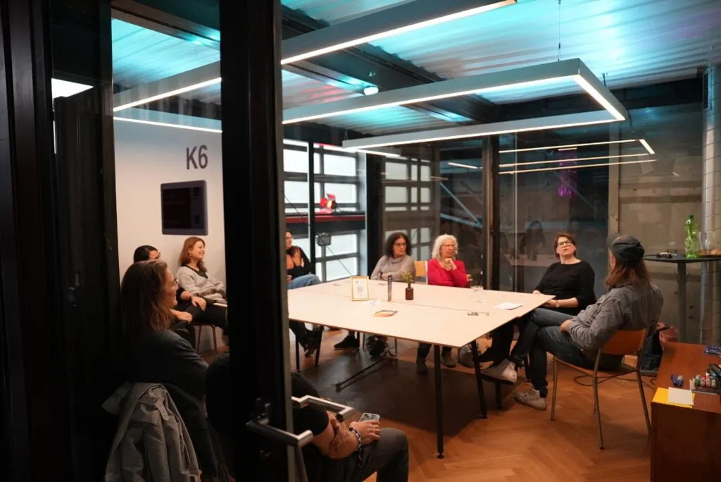 Franziska von Grünigen während ihres Workshops am Suisse Podcast Festival.